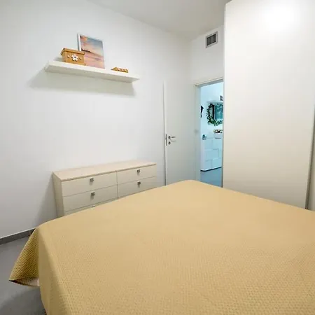 Halaveli Llido Degli Estensi