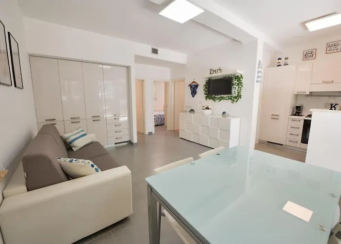 Halaveli Holiday home *